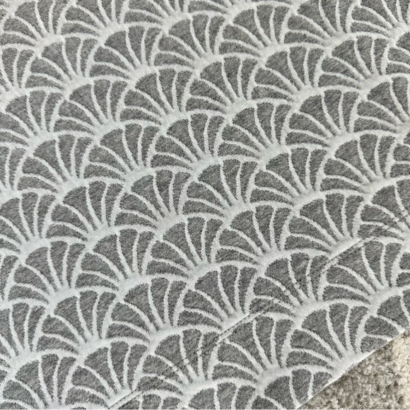 LOFT Gray Elbow Sleeve Stretch Tailored Top w/ Shell Pattern - Picture 2 of 4